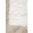 Denna produkten heter Valby, tillverkad av Polyester material med en vacker Vit färg - SE Mattor