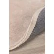 Denna produkten heter Bono, tillverkad av Polyester material med en vacker Beige färg - SE Mattor