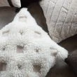 Denna produkten heter Sean, tillverkad av 50% Ull & 50% Bomull material med en vacker Offwhite färg - SE Mattor