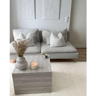 Denna produkten heter Mellby, tillverkad av 80% Ull & 20% Bomull material med en vacker Offwhite färg - SE Mattor