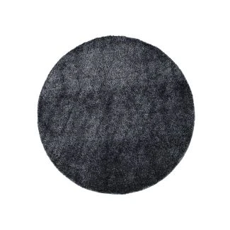 Denna produkten heter Ludvig, tillverkad av Polyester material med en vacker Antracit färg - SE Mattor