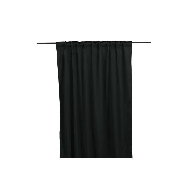 Denna produkten heter Lavendelvind, tillverkad av Polyester material med en vacker Svart färg - SE Mattor