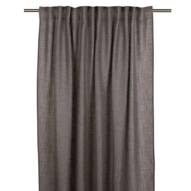 Denna produkten heter Brooklyn, tillverkad av   79% Polyester & 21% Viskos material med en vacker Grå färg - SE Mattor