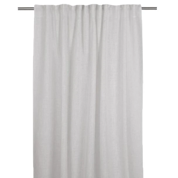 Denna produkten heter Brooklyn, tillverkad av   79% Polyester & 21% Viskos material med en vacker Vit färg - SE Mattor