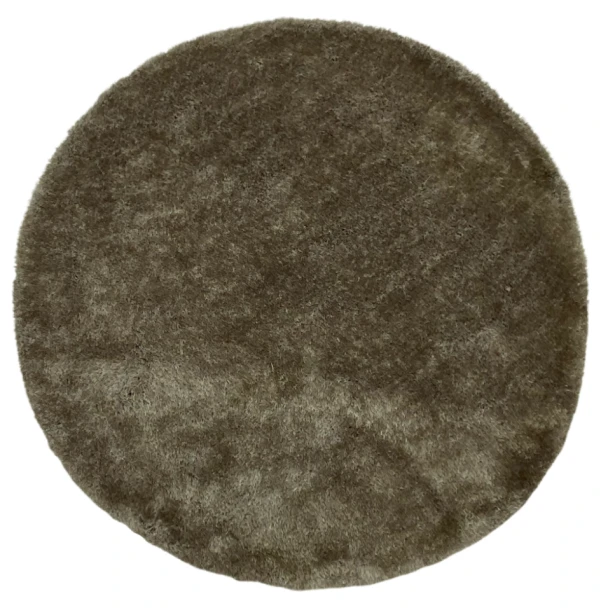 Denna produkten heter Midelt, tillverkad av Polyester material med en vacker Brun färg - SE Mattor