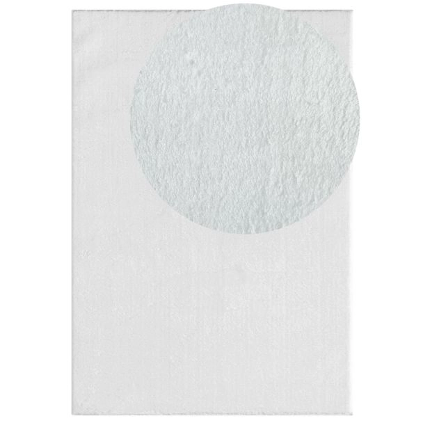 Denna produkten heter Cloudy, tillverkad av Polyester material med en vacker Vit färg - SE Mattor