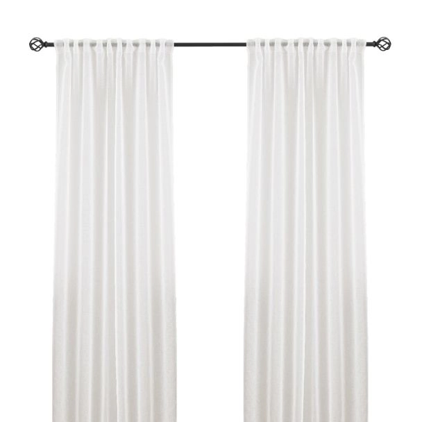 Denna produkten heter Ellinor, tillverkad av Polyester material med en vacker Vit färg - SE Mattor
