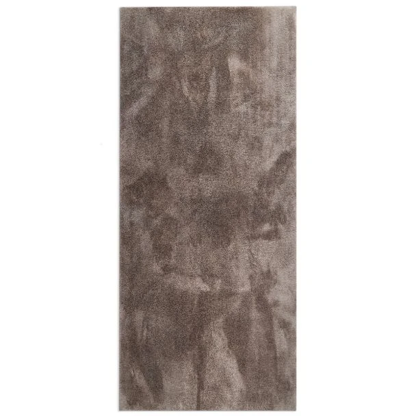 Denna produkten heter Fluffy, tillverkad av Polyester material med en vacker Taupe färg - SE Mattor