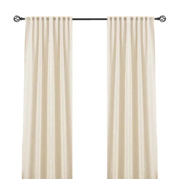 Denna produkten heter Kristina, tillverkad av Polyester material med en vacker Beige färg - SE Mattor