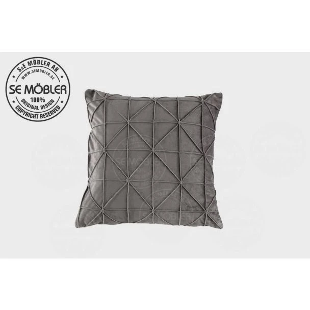 Denna produkten heter Linn, tillverkad av Polyester material med en vacker Grå färg - SE Mattor