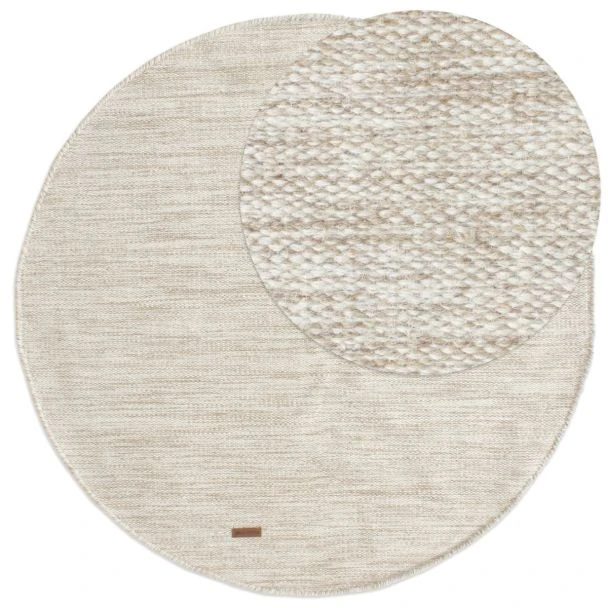 Denna produkten heter Lunda, tillverkad av 80% Ull & 20% Bomull material med en vacker Beige färg - SE Mattor