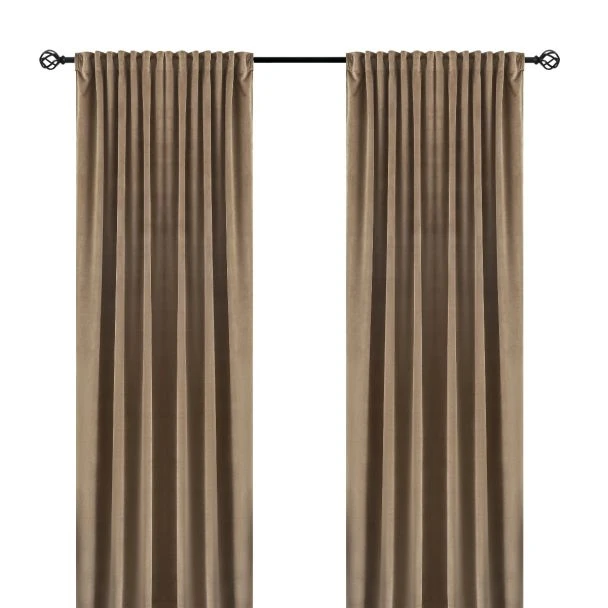 Denna produkten heter Mathilde, tillverkad av Polyester material med en vacker Sand färg - SE Mattor