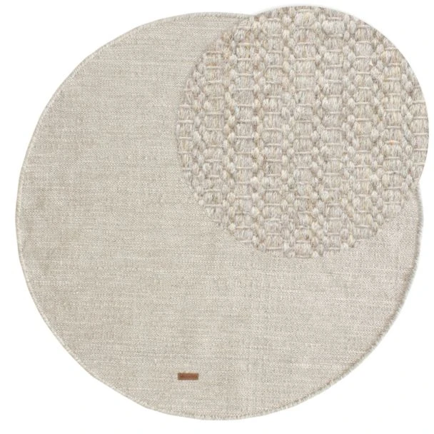 Denna produkten heter Molly, tillverkad av 80% Ull & 20% Bomull material med en vacker Beige färg - SE Mattor
