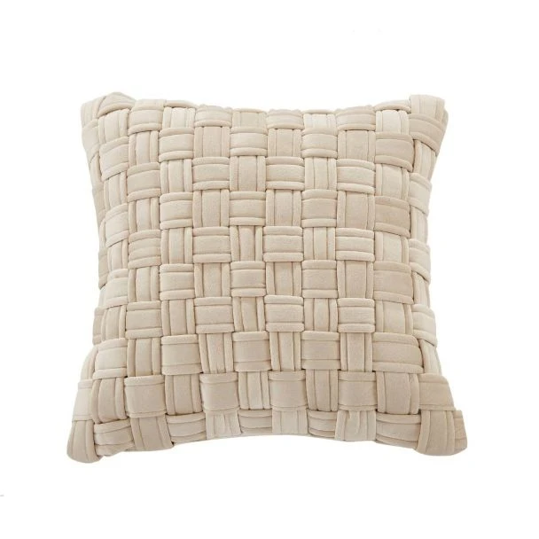 Denna produkten heter Ocean, tillverkad av Polyester material med en vacker Beige färg - SE Mattor