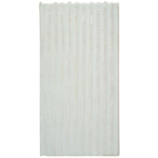 Denna produkten heter Rabbit Stripe, tillverkad av Polyester material med en vacker Offwhite färg - SE Mattor