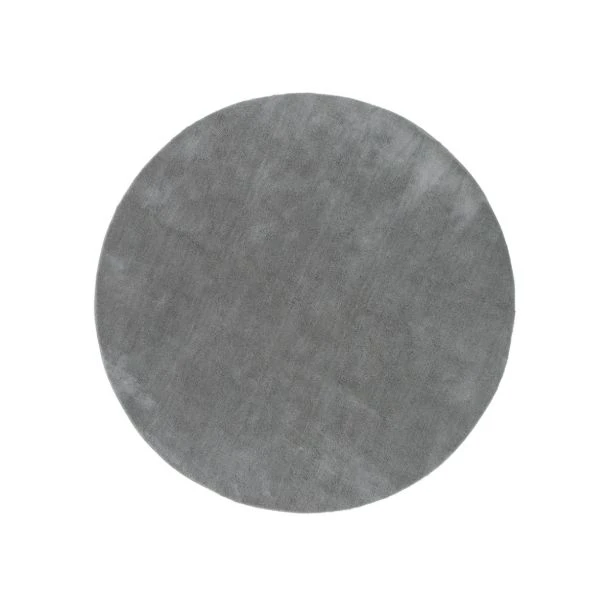 Denna produkten heter Bono, tillverkad av Polyester material med en vacker Silver färg - SE Mattor