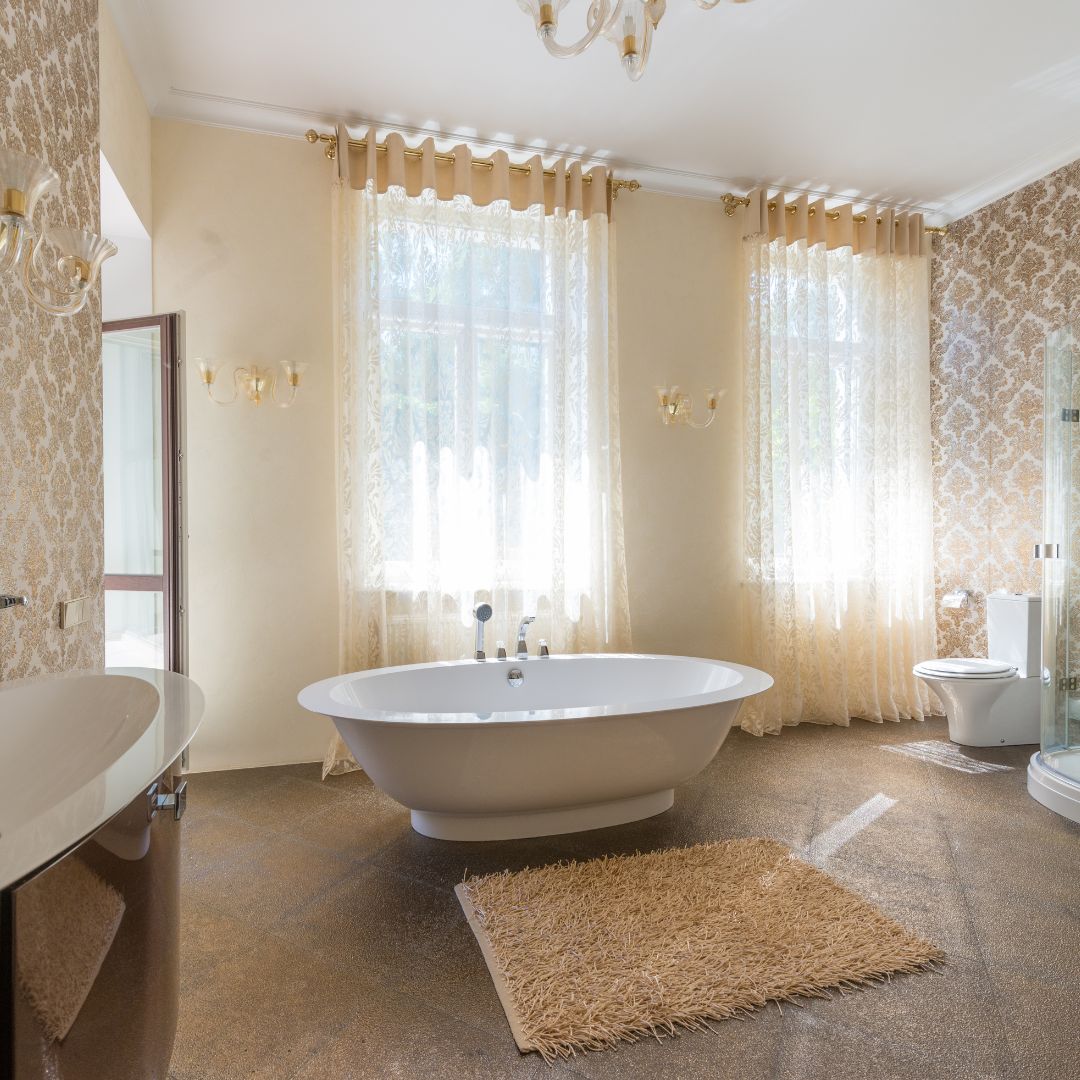 Fluffig beige badrumsmatta, perfekt för det moderna hemmet.