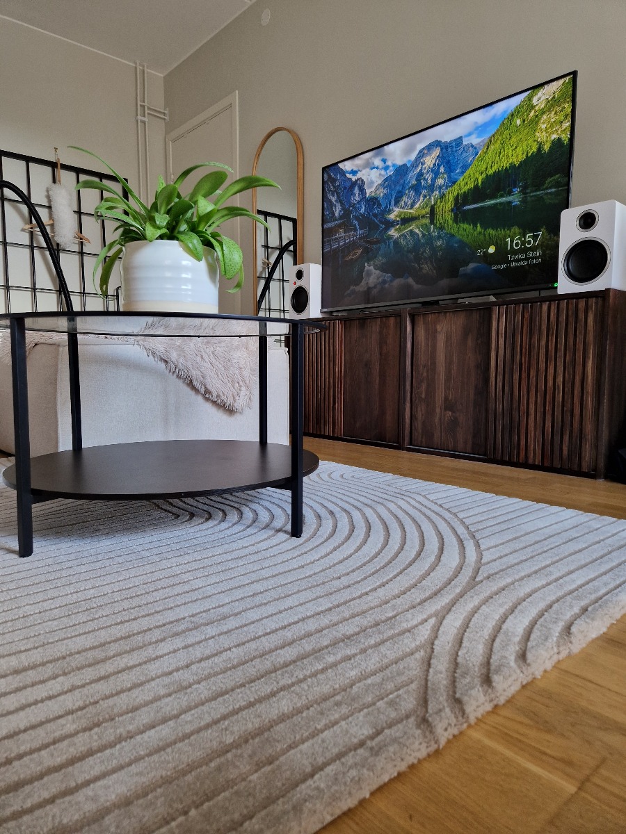 Japandi inspirerad matta med vackra mönster skapar ett vackert hem.